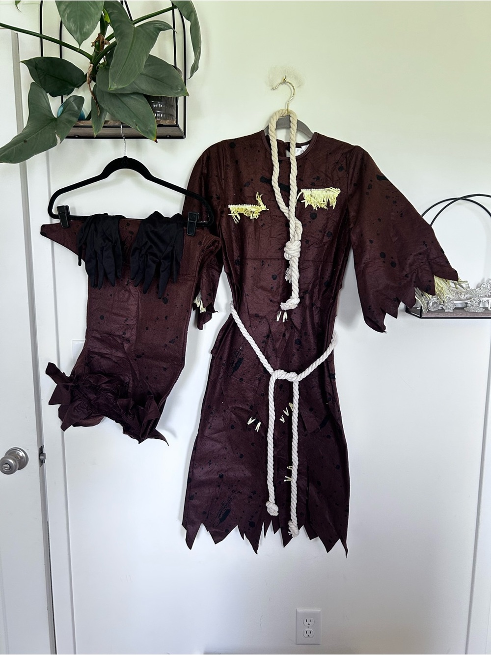 Spooktacular Creations Scarecrow Halloween Costume Cloak Gloves Medium Youth